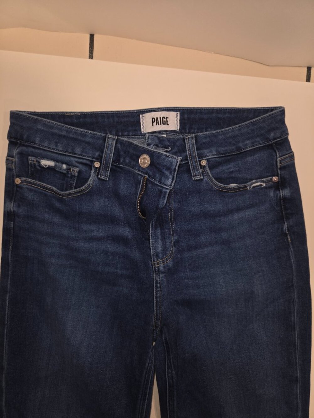 Paige Cindy Straight Jeans Roam Distressed Size 29 - Picture 3 of 10